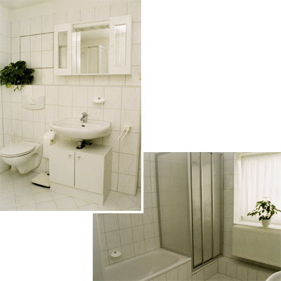 Aus kleinen Bädern werden durch geschickte Grundrisslösungen große Badezimmer mit Dusche und Badewanne.