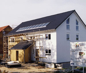 Holzrahmen-Doppelhäuser in Niedrigenergiebauweise.