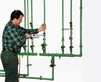 Dipl.-Ing. Ulrich Höffer, Leiter Qualitätssicherung bei aquatherm GmbH, Attendorn