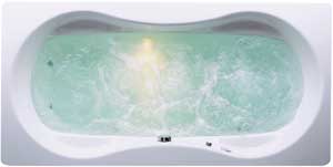 Die Megaform mit Vivo-Vario-Plus-System inklusive Unterwasserscheinwerfer ist wahlweise in Starylan oder Stahl-Email erhältlich.