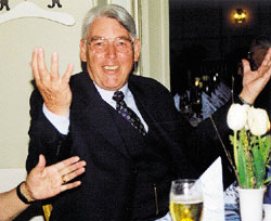 Auf dem Festabend gab es für den Ehrenlandesinnungsmeister Albert Vogler Entspannung pur, denn zu Beginn des Landesverbandstages war der "LIM-Staffelstab" an Rolf Richter weitergegeben worden.