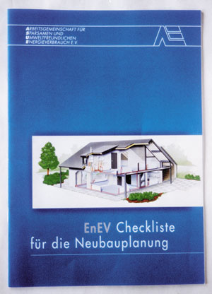 Pralle 18 Seiten Fachkunde können Innungsmitglieder als pdf-Datei unter www.wasserwaermeluft.de downloaden.