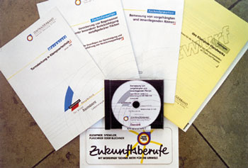 Fünf Gelbdrucke und die neue EDV zur Rinnenberechnung gehörten zu den Neuerscheinungen auf dem Klempnertag.