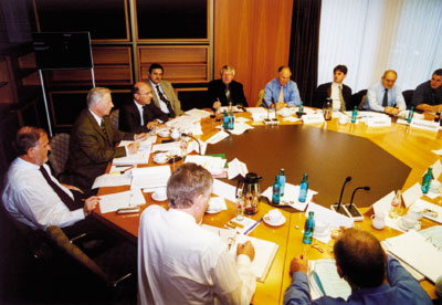 Der Bufa-Vorsitzende Rolf Richter (2. von links) prangerte in wirtschaftlich schwieriger Zeit Missstände und Fehlentwicklungen in der Branche an.