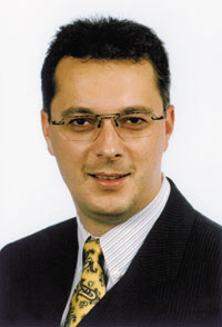 Reiner Eisenhut, Geschäftsführer Georg Fischer Fränkische GmbH, unterstrich die Bedeutung des Verbundrohrwerkstoffs für die Zukunft. "Verbundrohr, Kupfer und Edelstahl werden in Sanitär/Heizung einen Marktanteil über 90 Prozent abdecken."