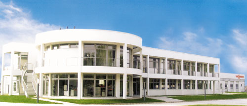 Die neue chinesische Produktions- und Vertriebszentrale der Viessmann Werke in Peking - angelehnt an den Bauhausstil.