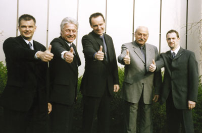 V.l.n.r.: Joachim Stücke (Niederlassungsleiter Mitte), Norbert von der Kammer (Niederlassungsleiter Nord), Werner Exler (Niederlassungsleiter Süd), Walter Seibert (OEM-Geschäft), Oliver Held (Objekt-Geschäft).
