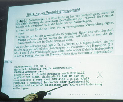 Ausschreibungsdetail, das bei der Prüfung aufgrund des § 434 - Sachmangel - (Produkthaftungsrecht) zum Anmelden von Bedenken nach VOB führen müsste. Dämmwert (U) muss nach DIN 4108 korrekt angegeben werden.