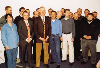 Die Teilnehmer des VOB-Seminars 2003 während der Tagung mit dem Seminarleiter.
