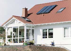Die Wartung von Solarkollektoranlagen - eher noch ein weißer Fleck auf der Landkarte? (Bild: Viessmann)