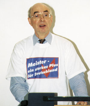 "Der Gesetzentwurf zur Reform der Handwerksordnung legt die Axt an die Grundfeste des Handwerks." Dr. Thomas Köster