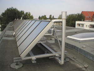 Solaranlage mit 66 m2 Flachkollektoren vom Typ Solvis F 80.