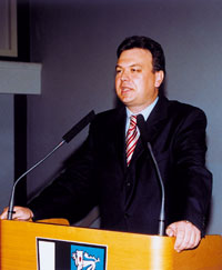 Dr. Wolfgang Schwarz, Hauptgeschäftsführer des Fachverbands Sanitär-, Heizungs- und Klimatechnik Bayern: "Die Agenda 2010 steckt zum Leidwesen des Mittelstands fest."