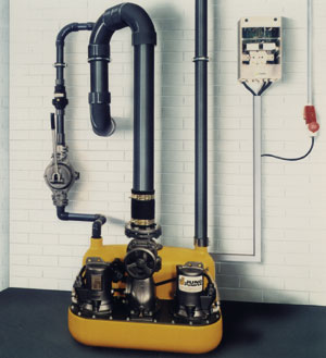 Doppelanlage zur Entsorgung von Fäkalien für den Einsatz im Mehrfamilienhaus oder im Gewerbe. Das Behältervolumen beträgt hier 100 Liter.