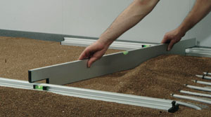 Das Granulat kann bei einer Schichtdicke von 40 mm eine Wärmemenge von 500 Wh/m2 aufnehmen.