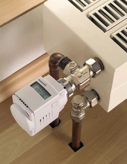 Funkbasierte Zonen- und Einzelraumregelungen bedeuten für das SHK-Fachhandwerk sowohl ein mögliches Zusatzgeschäft als auch den Einstieg in die Hausautomation. Bild: Honeywell
