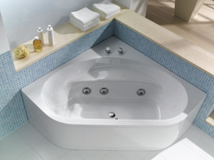 Eckbadewanne Vaio Duo 3 mit Whirlsystem Vivo Turbo von Kaldewei. Das System arbeitet ohne Pumpe und Verrohrung und ist deshalb besonders hygienisch. Auf eine chemische Desinfektion kann laut Hersteller verzichtet werden.