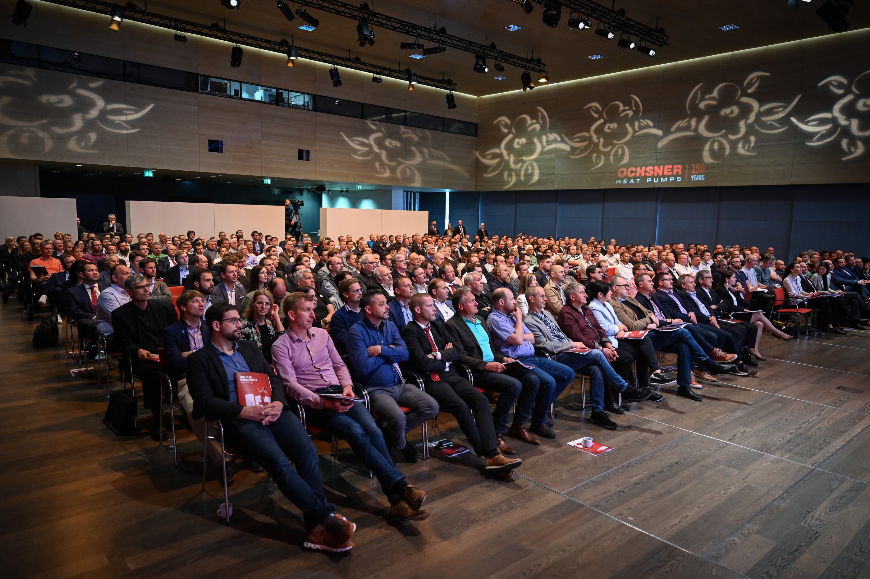 Vollbesetzte Reihen beim Ochsner-Partnerkongress in Linz. Bild: Ochsner