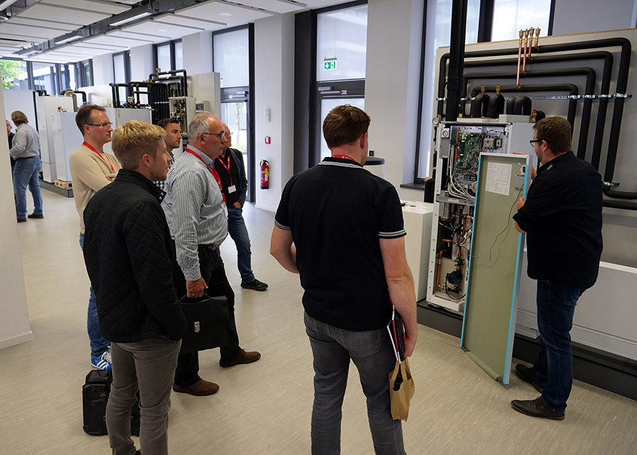 Für Interessierte gab es zwei Führungen durch das Haus, die einen Einblick in die Geschichte und in das Schulungsangebot gewährten. Bild: Heller / FVSHK NRW