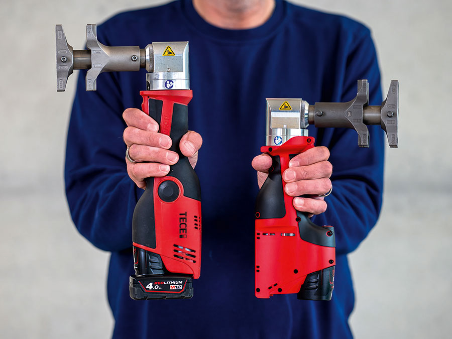 TECE hat sein Produktportfolio an Press- und Aufweitwerk­zeugen für die Installationssysteme „TECEflex“ und „TECElogo-Ax“ über­arbeitet. Bild: TECE