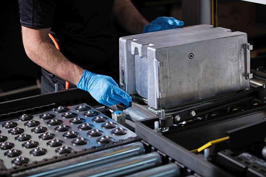 Rohling eines MyReserve Matrix am Produktionsstandort von Solarwatt in Frechen. Bild: Solarwatt