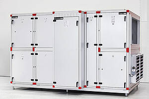 Modulares Lüftungsgerät „Envistar Flex“ mit integrierter Wärmepumpe: Die teilbare Bauweise erleichtert Transport und Einbringung bei beengten Platzverhältnissen. Bild: IV Produkt