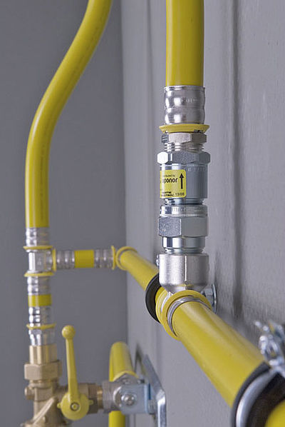 Handhabung mit Gas-Innenleitungen | IKZ