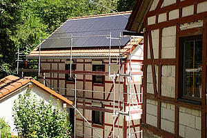 Die historische Mühle im Mittelrheintal wird zum KfW-40-Haus. Bild: Schütz