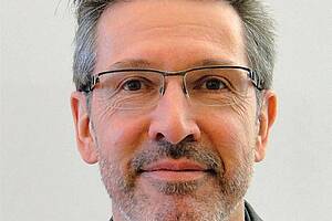 „Wer die Lücke zur Erreichung der Klimaziele im Gebäudesektor schließen möchte, muss auch die Wohnungslüftung mit Wärmerückgewinnung berücksichtigen“, unterstreicht Ralf Lottes, Geschäftsführer des Bundesverbands für Wohnungslüftung in Berlin. (VfW)