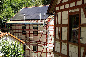 Die historische Mühle im Mittelrheintal wird zum KfW-40-Haus. Bild: Schütz