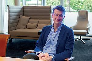 „Es geht nicht darum, Premium aufzugeben, sondern das Portfolio sinnvoll zu erweitern“, sagt Christopher Müller, europaweit verantwortlich für das Residential Electric Portfolio bei Viessmann Climate Solutions. (IKZ)