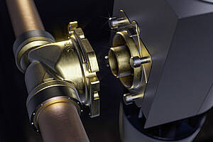 Der neue Systemanschluss für die neue SYR Produktserie: „SYRLock“ mit Gegenstück an Armatur. Bild: Sasserath