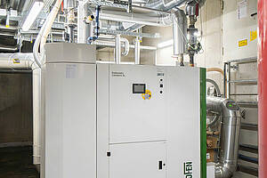 Um auch im gewerblichen Bereich den Umstieg von fossilen Energieträgern auf Erneuerbare Energien zu erleichtern, hat Ökofen mit dem „Pellematic Condens XL“ eine Pellet-Brennwertheizung mit bis zu 520 kW entwickelt. Bild: Ökofen