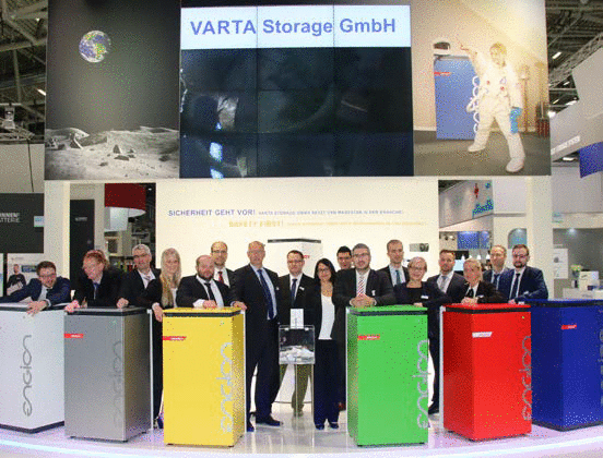 Varta Storage: Auf der Intersolar 2016 zeigt Varta Storage sein gesamtes Portfolio an Energiespeichern für Privathaushalte sowie Lösungen für ein intelligentes Energiemanagement.