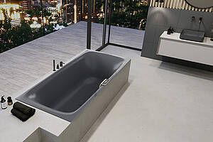 „Großzügige Dimensionen, ergonomische Rückenpartien sowie der ausgeprägte Nacken- und Schulterbereich sorgen für luxuriösen Komfort in der tiefen Badewanne“, heißt es von Kaldewei. Bild: Kaldewei