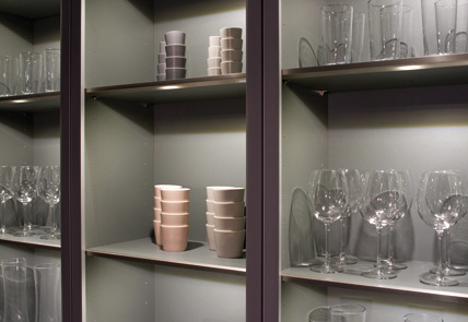 Leicht Küchen: Schwenkbare Lichtkante | IKZ