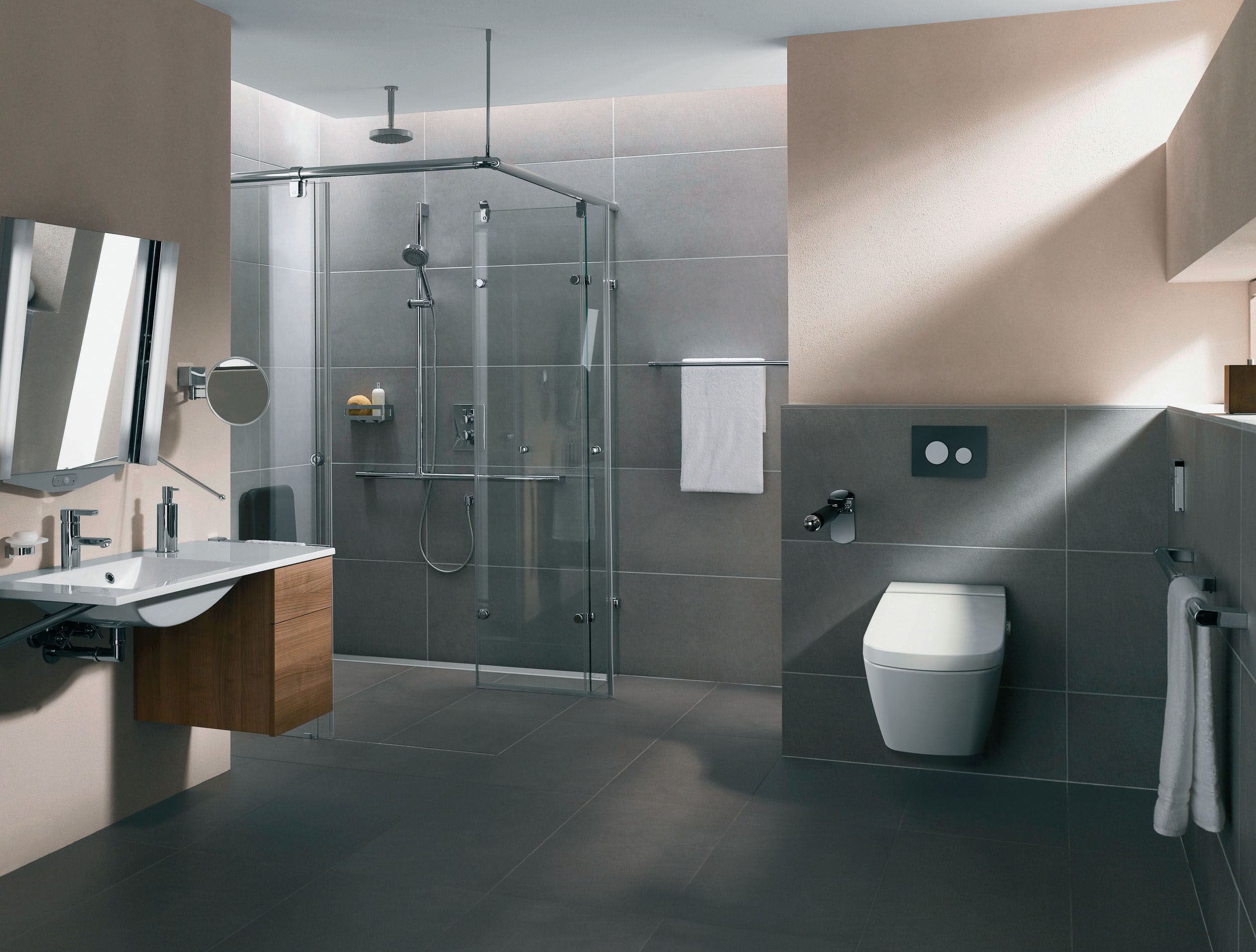 Barrierefreiheit mit Wohlfühlfaktor: Mit Produktlösungen von TECE lässt sich das Badezimmer barrierefrei um- und aufrüsten, ohne dass der Eindruck eines Pflegeheim-Bades entsteht. (Andrea Stark)