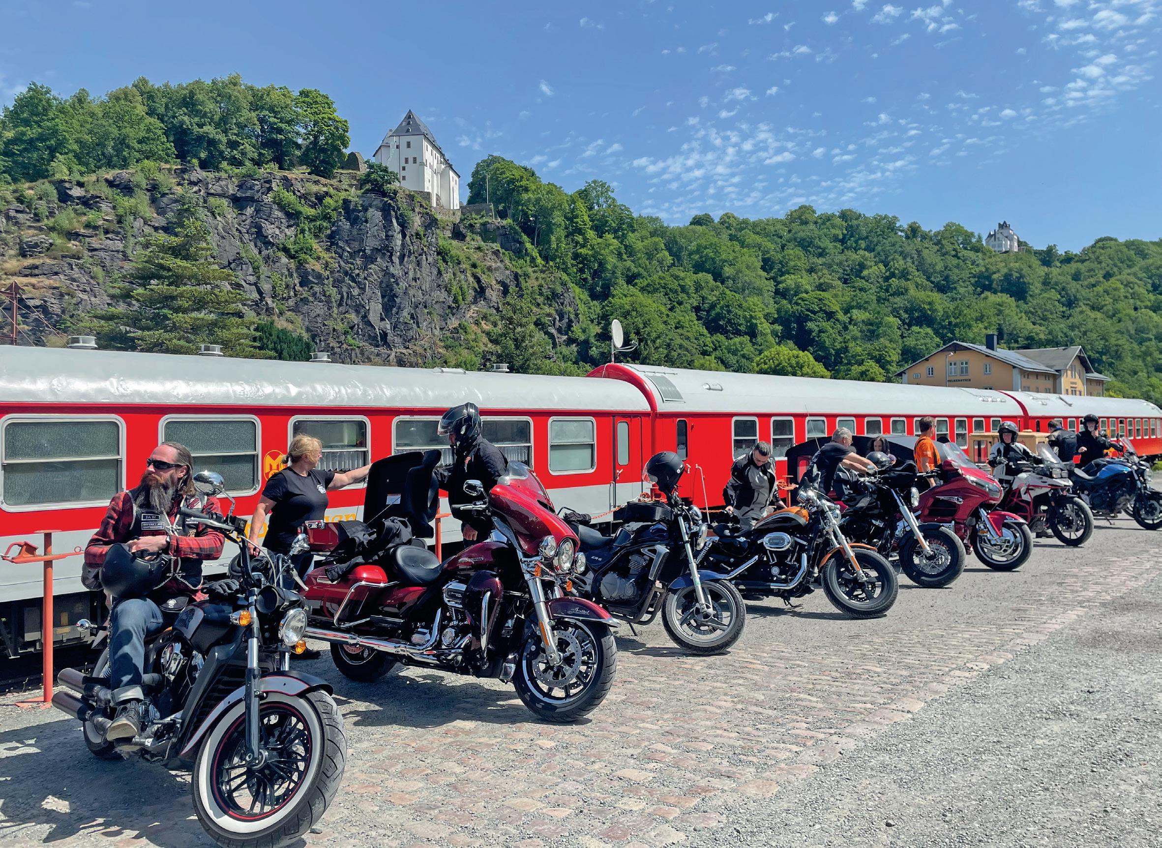 In den Pausen konnten neben verschiedenen Sehenswürdigkeiten auch tolle Motorräder bestaunt werden.