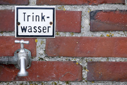 FAQs zur Trinkwasseraufbereitung<br>Fragen und Antworten zur  Trinkwasserhygiene, Wasserenthärtung und Filtration