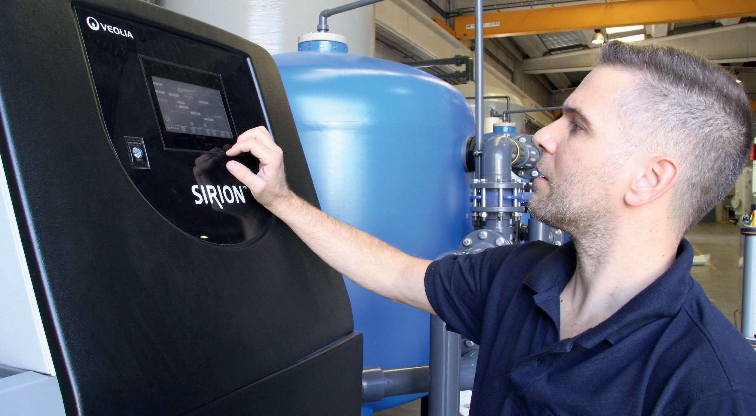Die Umkehrosmoseanlage „Sirion Advanced“ (Veolia Water) deckt einen Volumenstrom zwischen 100 und 5000 l/h ab. (Veolia Water)