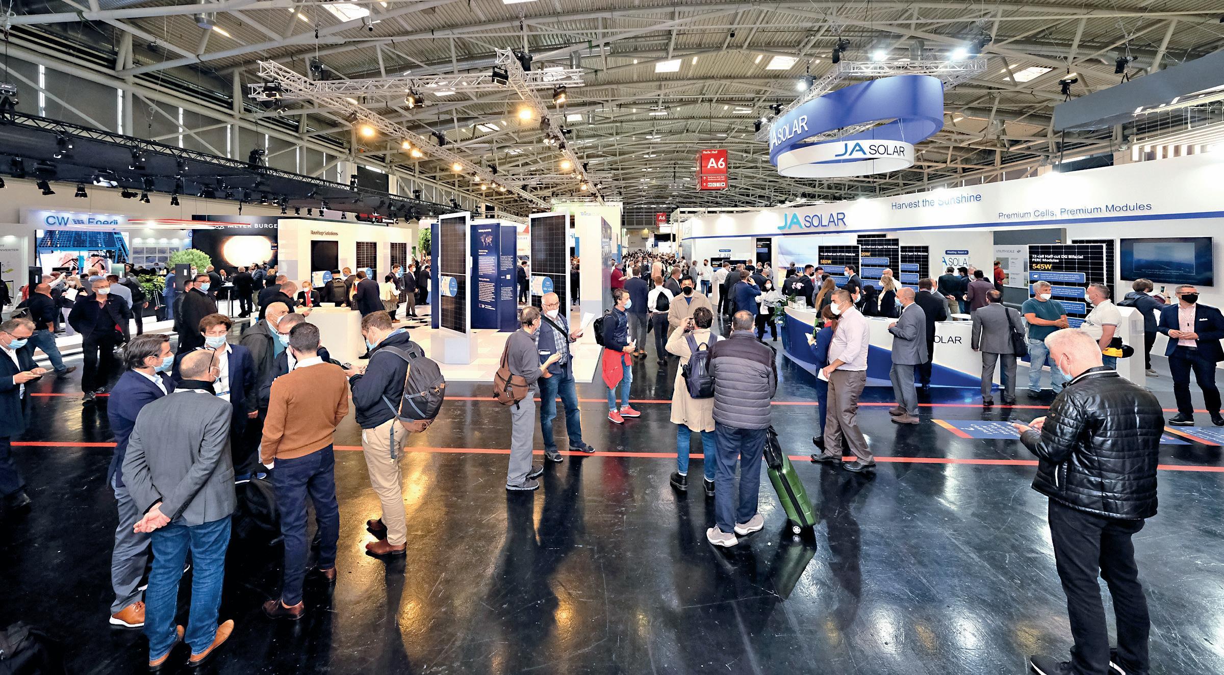 Mittlerweile im 31. Jahr ist die Intersolar weltweiter Dreh- und Angelpunkt der Solarbranche. Die Trends hin zur Energie-Autarkie werden beschleunigt. Bild: Solar Promotion