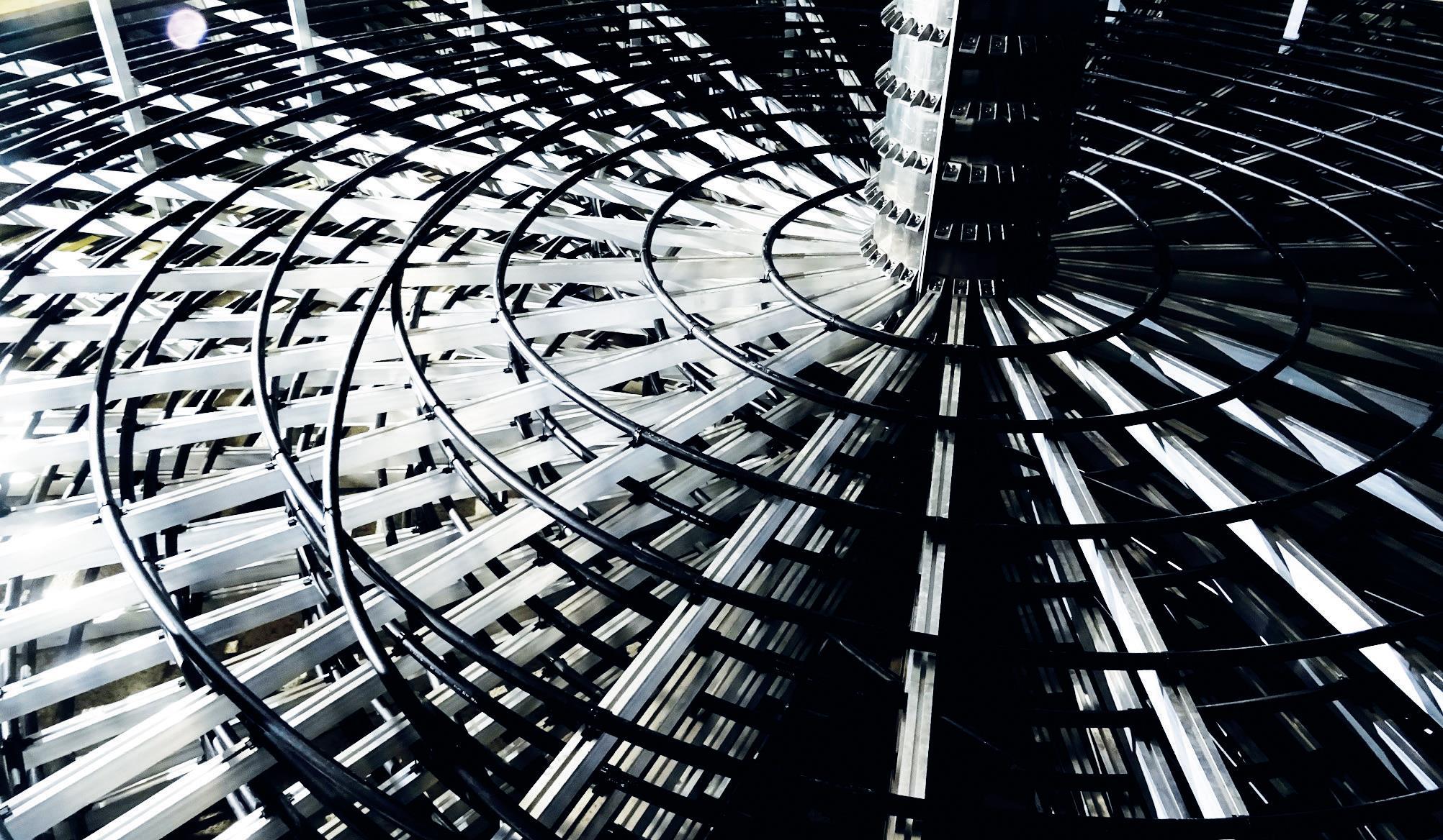 Eine Speichertechnik unter den zahlreichen, die es entweder am Markt bereits gibt oder in der Erprobung sind, sind Eisspeicher. Sie dienen sowohl als Wärmequelle als auch als saisonale Wärmespeicher. Es existieren technische Lösungen für kleine Gebäude (Ein- und Zweifamilienhäuser) und größere Gebäude sowie für die Einbindung in ein kaltes Nahwärmenetz. (Caldoa)